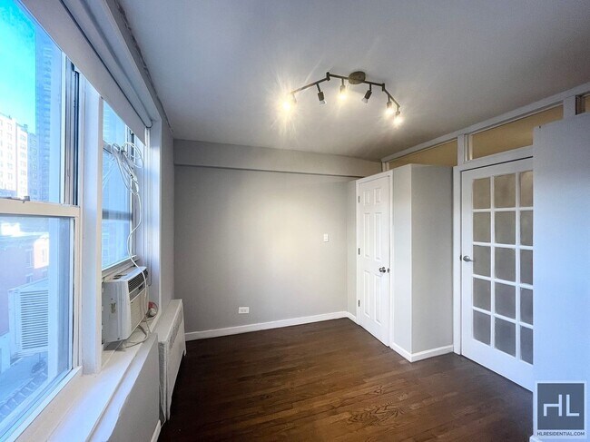 East 58th Street in New York, NY - Building Photo - Building Photo