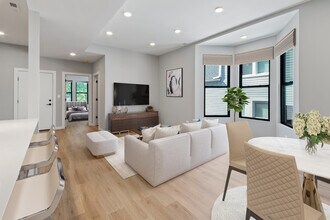 3520 W Shakespeare Ave in Chicago, IL - Building Photo - Building Photo