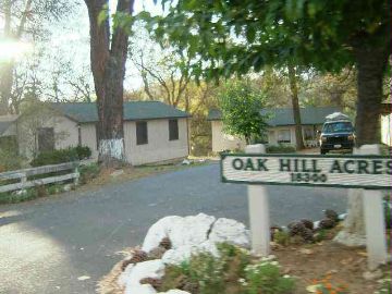 Oak Hill Acres in Tuolumne, CA - Foto de edificio