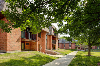 Kimbrook Manor in Baldwinsville, NY - Building Photo - Building Photo