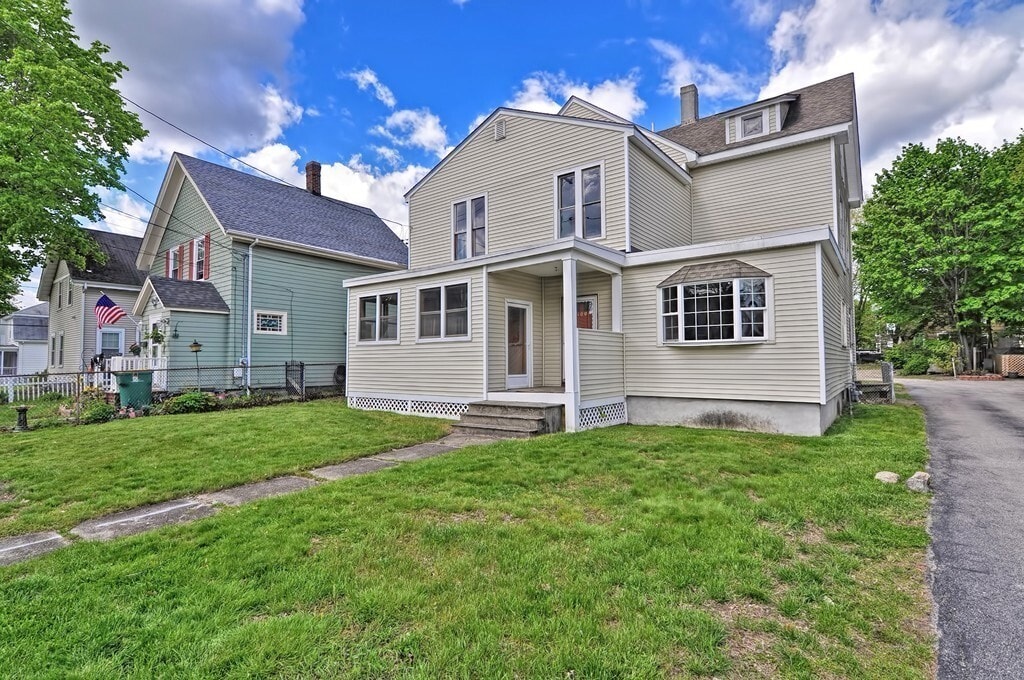 100 Broad St in North Attleborough, MA - Building Photo