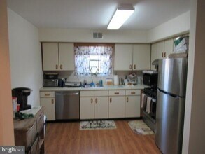 19 Barclay Ct in Trenton, NJ - Building Photo - Building Photo