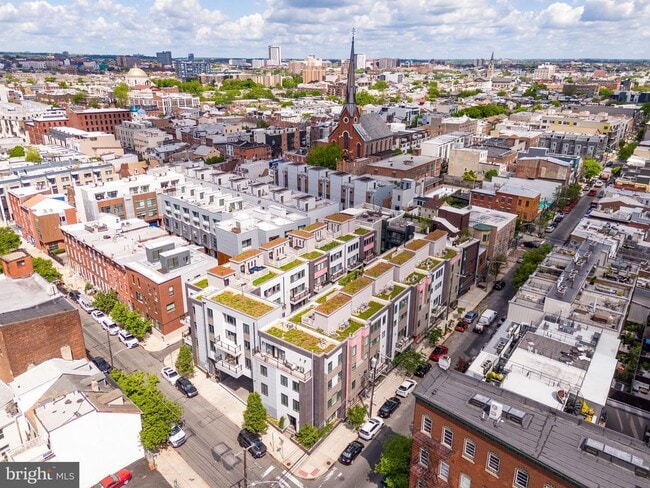 property at 608 N 3rd St