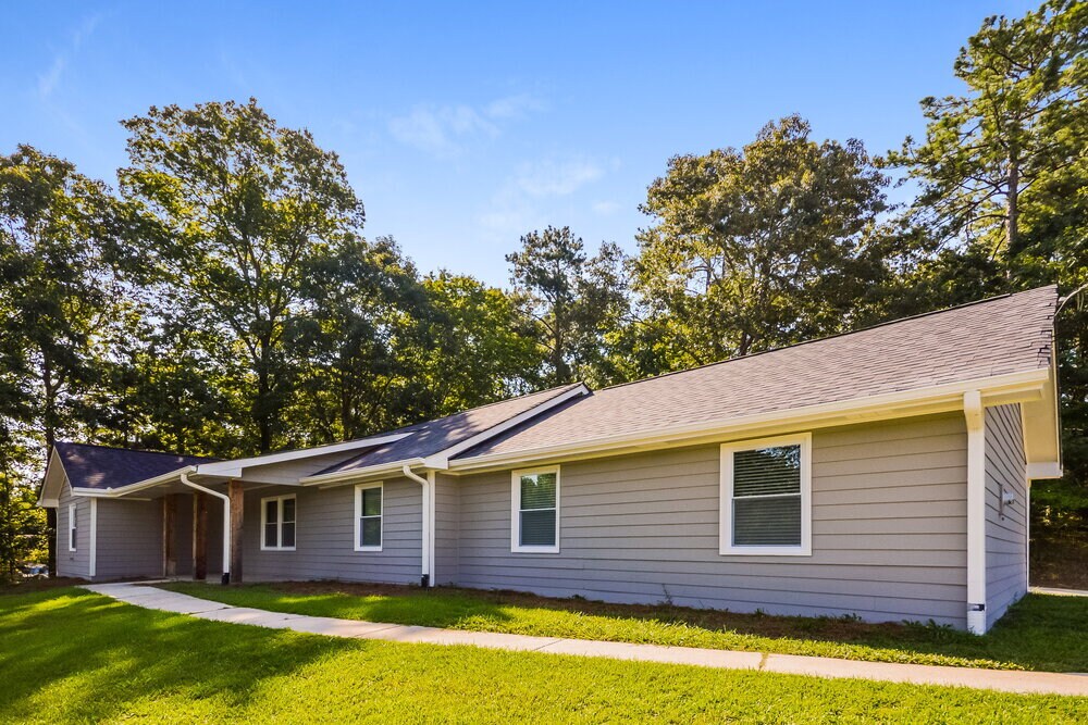 1407 Hillside Pl SE in Conyers, GA - Foto de edificio