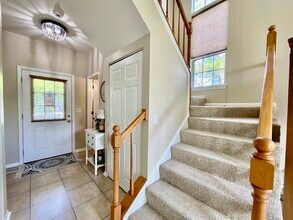 547 Woodcrest Dr in Mundelein, IL - Building Photo - Building Photo