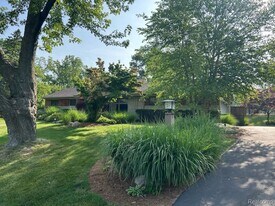 1991 Lakeward Ln in Bloomfield Township, MI - Building Photo