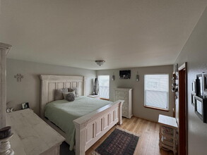 1707 W Pleasant Ln in Spokane, WA - Building Photo - Building Photo