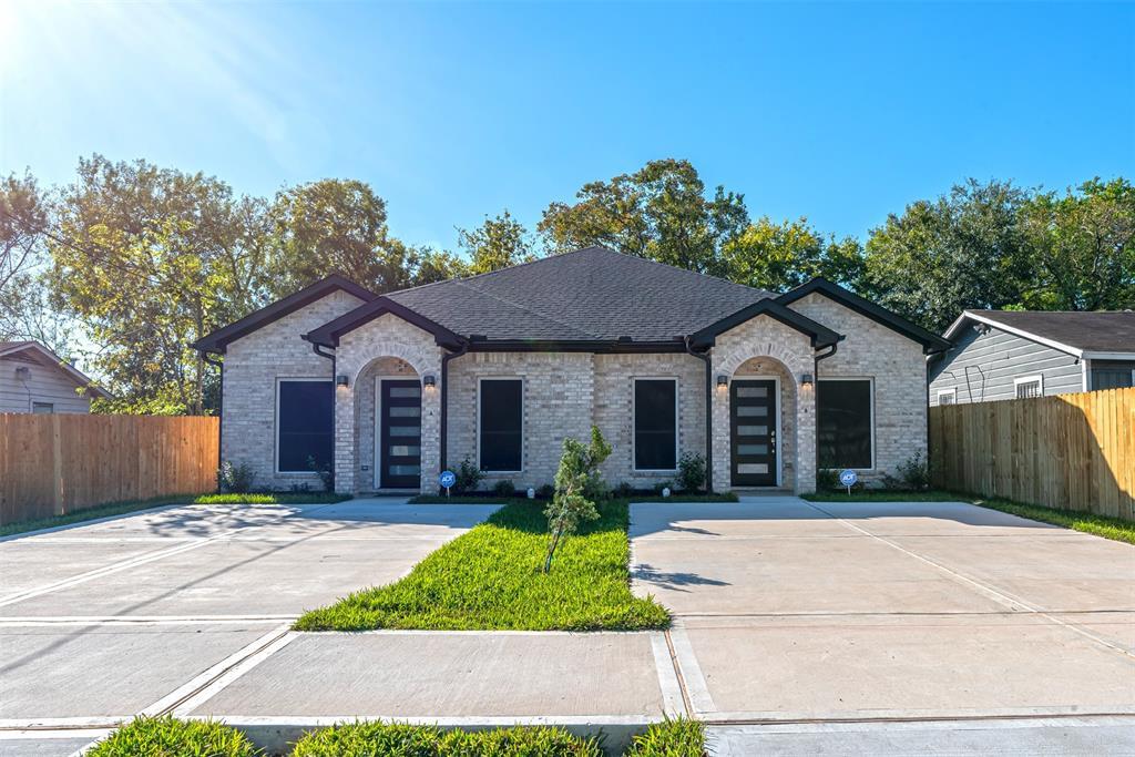 4506 Aledo St-Unit -B in Houston, TX - Building Photo