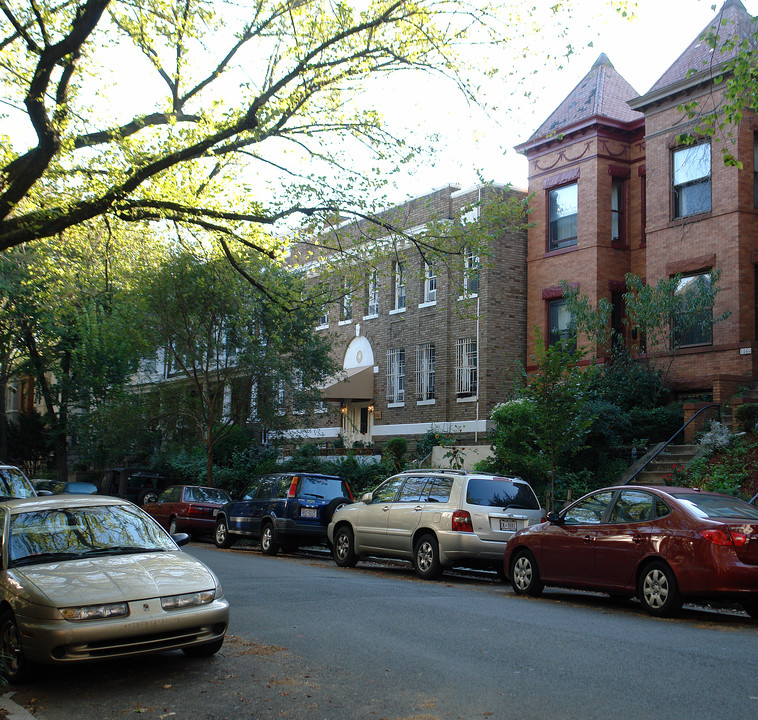 1862 Ontario Pl NW in Washington, DC - Building Photo