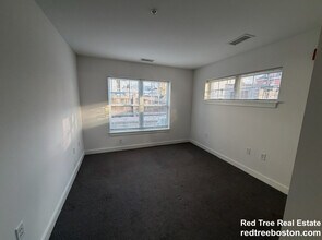 10 Myrtle St in Waltham, MA - Building Photo - Building Photo