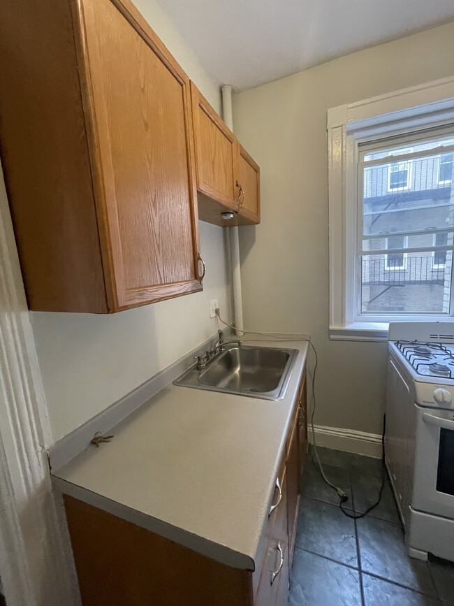 1149 Commonwealth Ave, Unit 1185 Comm Ave. #10 in Boston, MA - Building Photo - Building Photo