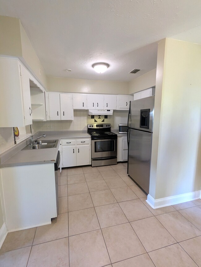 3905 W Carmen St in Tampa, FL - Building Photo - Building Photo
