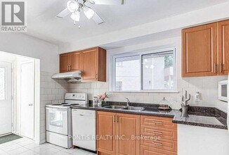 14 Dunboyne Ct in Toronto, ON - Building Photo - Building Photo