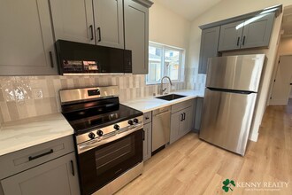 112 Cuesta Dr in South San Francisco, CA - Building Photo - Building Photo
