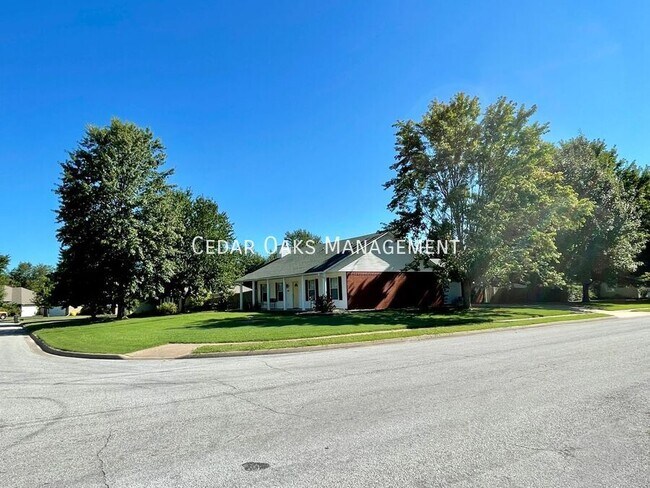 1474 N Caddo Ave in Fayetteville, AR - Building Photo - Building Photo