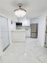 730 NW 177th Terrace in Miami, FL - Building Photo