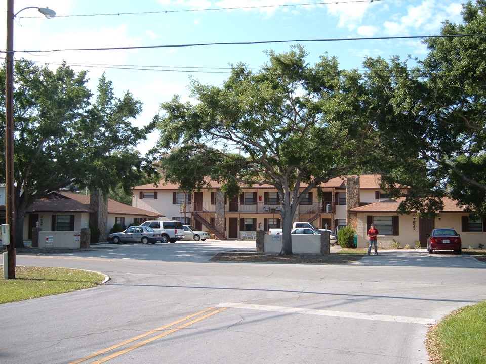 627 Avenue B SW in Winter Haven, FL - Building Photo