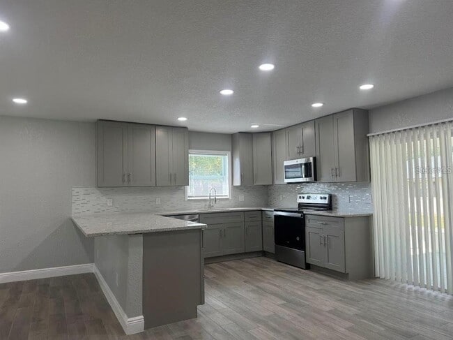 1916 Verano Dr in Haines City, FL - Building Photo - Building Photo