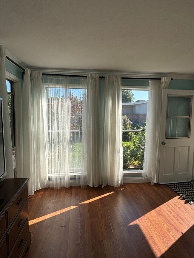 2832 Charlemagne Ave in Long Beach, CA - Building Photo - Building Photo