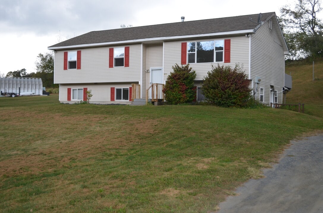 371 NY-284, Unit 1 in Westtown, NY - Building Photo