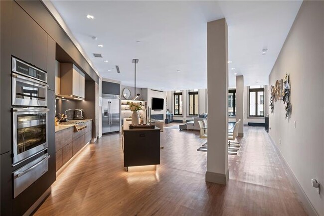 824 Liberty Ave in Pittsburgh, PA - Building Photo - Building Photo