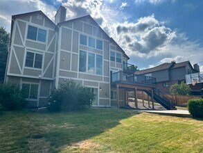9402 Oakbrush Way in Lone Tree, CO - Foto de edificio - Building Photo
