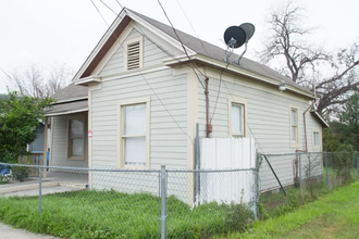 721 S Pine St in San Antonio, TX - Building Photo - Building Photo