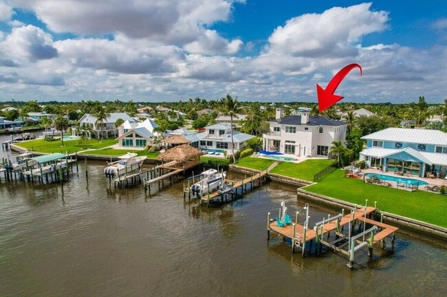 property at 32 SW Riverway Blvd