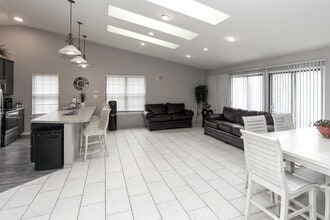 Crooked Creek in Indianapolis, IN - Foto de edificio - Interior Photo