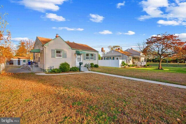 610 Lee Ave in Beverly, NJ - Building Photo - Building Photo