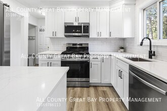 921 Church St in Bohemia, NY - Building Photo - Building Photo