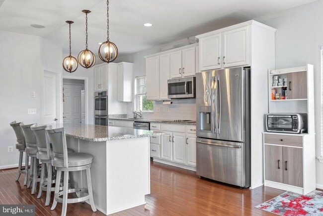 property at 18 Courier Dr
