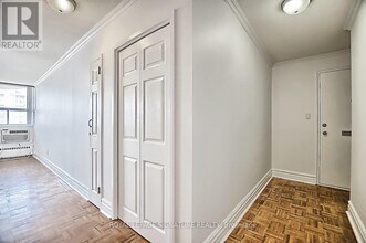 5949 Yonge St in Toronto, ON - Building Photo - Building Photo