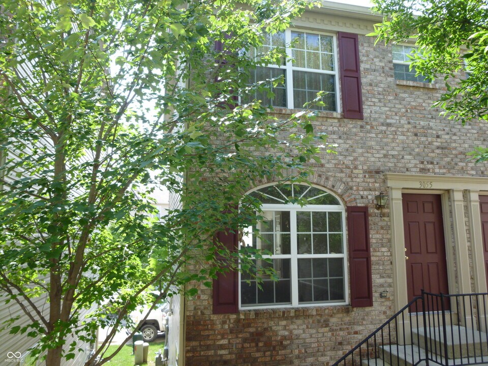 3055 Armory Dr in Indianapolis, IN - Building Photo