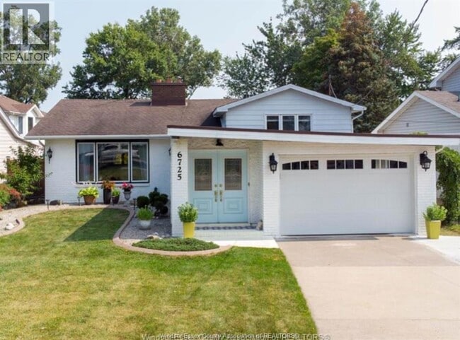 property at 6725 Riverside Dr E