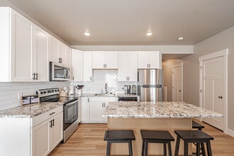 380 S 3rd W, Unit 402 in Rigby, ID - Foto de edificio - Building Photo