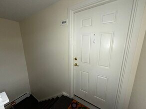 27 Brewster Rd in Glastonbury, CT - Building Photo - Building Photo