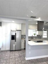 5829 12th St in Zephyrhills, FL - Foto de edificio - Building Photo