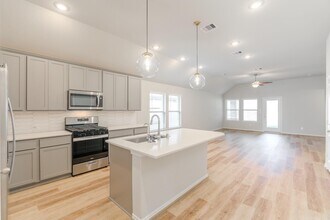 7427 Caprock Cyn Ln in Porter, TX - Building Photo - Building Photo