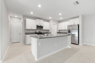 7218 Ronnie Gardens Ct in Tampa, FL - Building Photo - Building Photo