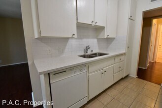 12241 Burbank Blvd in Los Angeles, CA - Building Photo - Building Photo