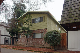 2316 Capitol Ave in Sacramento, CA - Building Photo - Building Photo