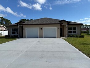 9 Ullemay Ct in Palm Coast, FL - Building Photo - Building Photo