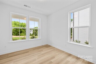 5018 Layman Dr in Charlotte, NC - Building Photo - Building Photo