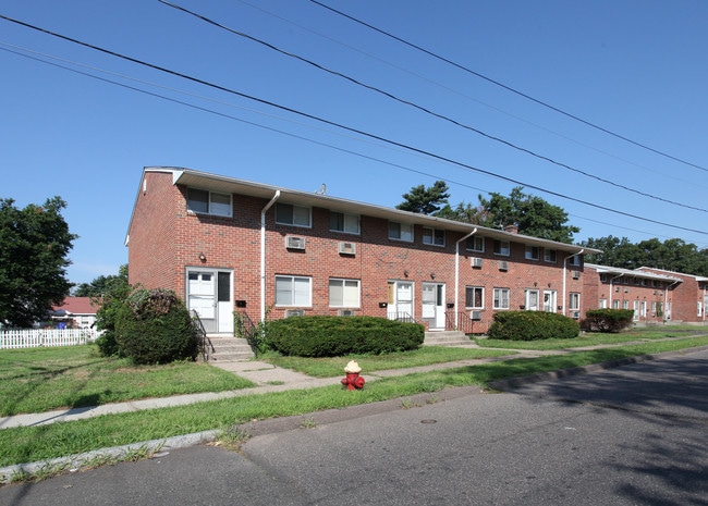 Tomshir Apartments in East Hartford, CT - Building Photo - Building Photo