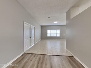 250 Parkview Dr in Palm Coast, FL - Building Photo - Building Photo