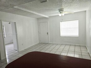 3475 SW 27th St in Miami, FL - Building Photo - Building Photo