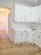 376 Van Nostrand Ave in Jersey City, NJ - Building Photo - Building Photo