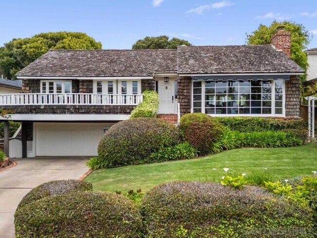 5839 Camino De La Costa in San Diego, CA - Foto de edificio - Building Photo