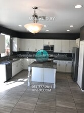 8284 Camino Alto Dr in Riverside, CA - Building Photo - Building Photo